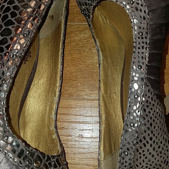 Seychelles Taupe Heels - Picture 8 of 8